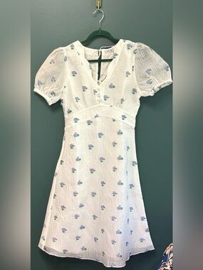 Petite Studio Reverie White Puff-Sleeve Dress with Lavender & Teal Floral Print